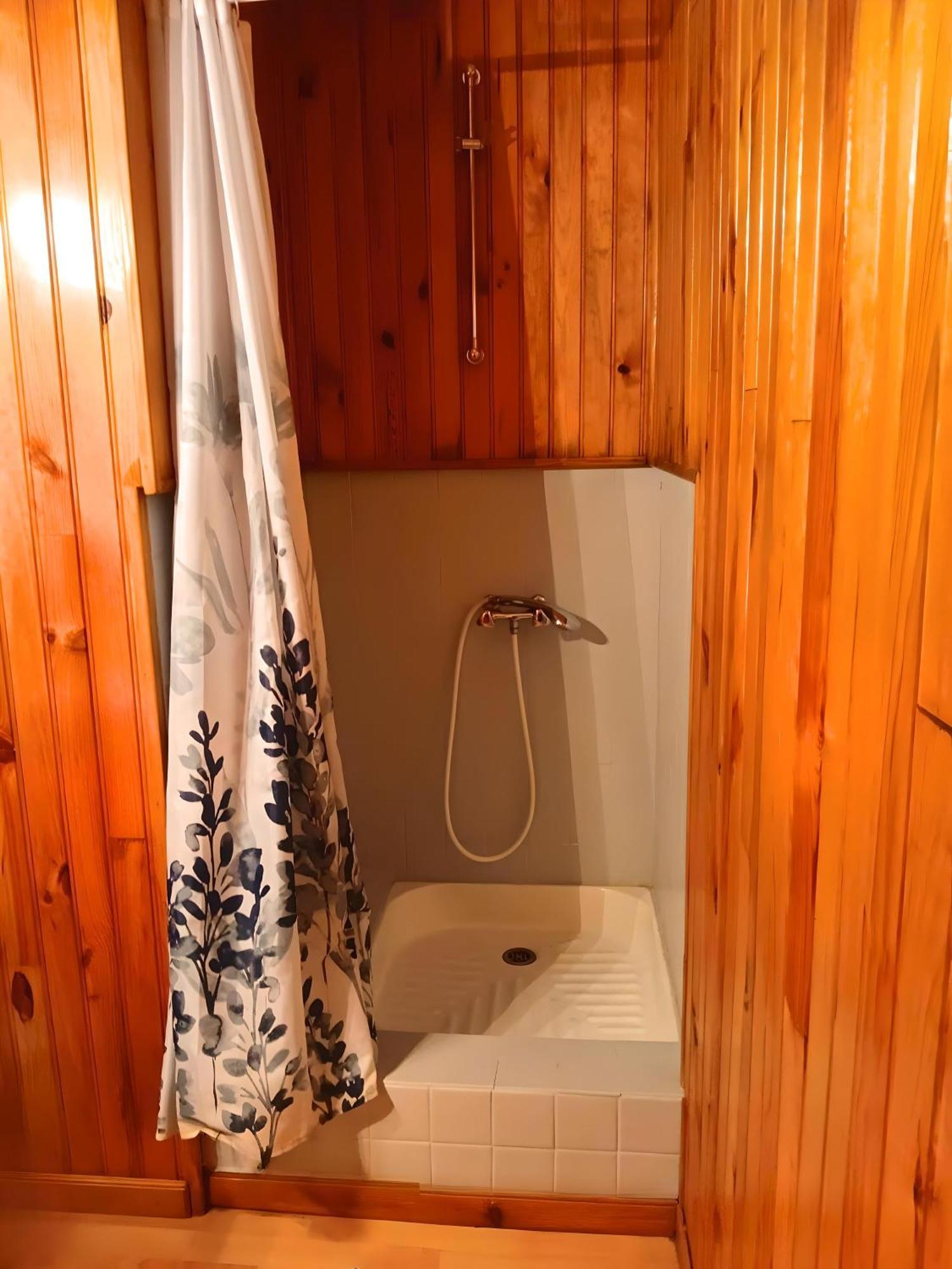 Camping Des Bains Saint-Honoré Cameră foto